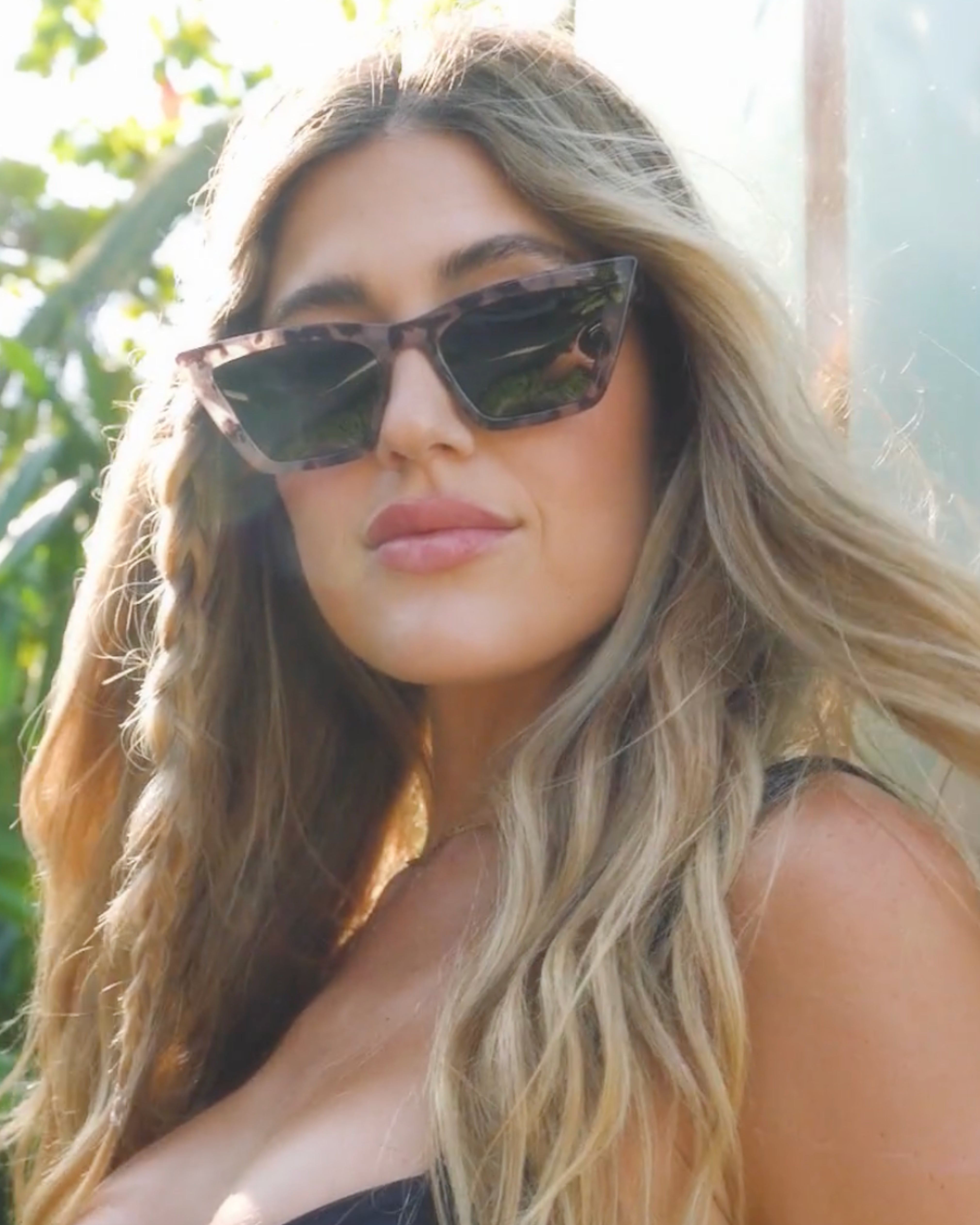 Rosey Sunglasses: Tortoise